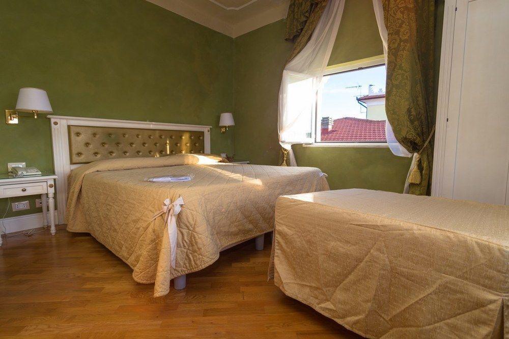 Hotel Gennarino Ливорно Экстерьер фото